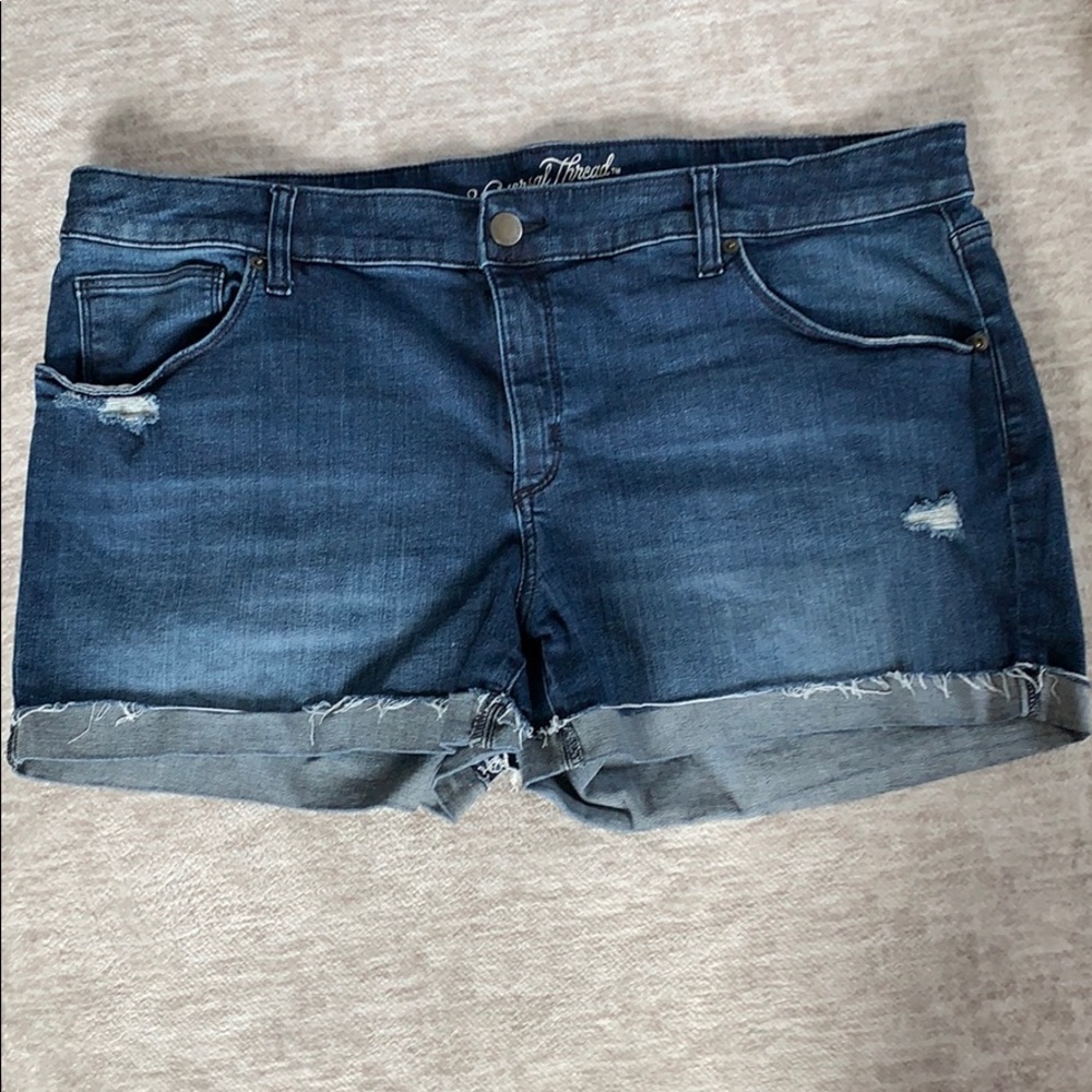 American Threat stretch shorts size 18